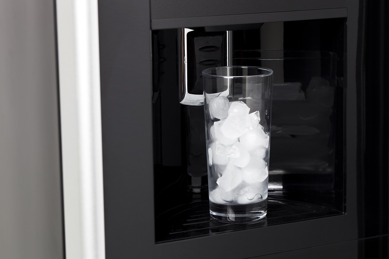 Frigo encastrable qui fait des glaçons