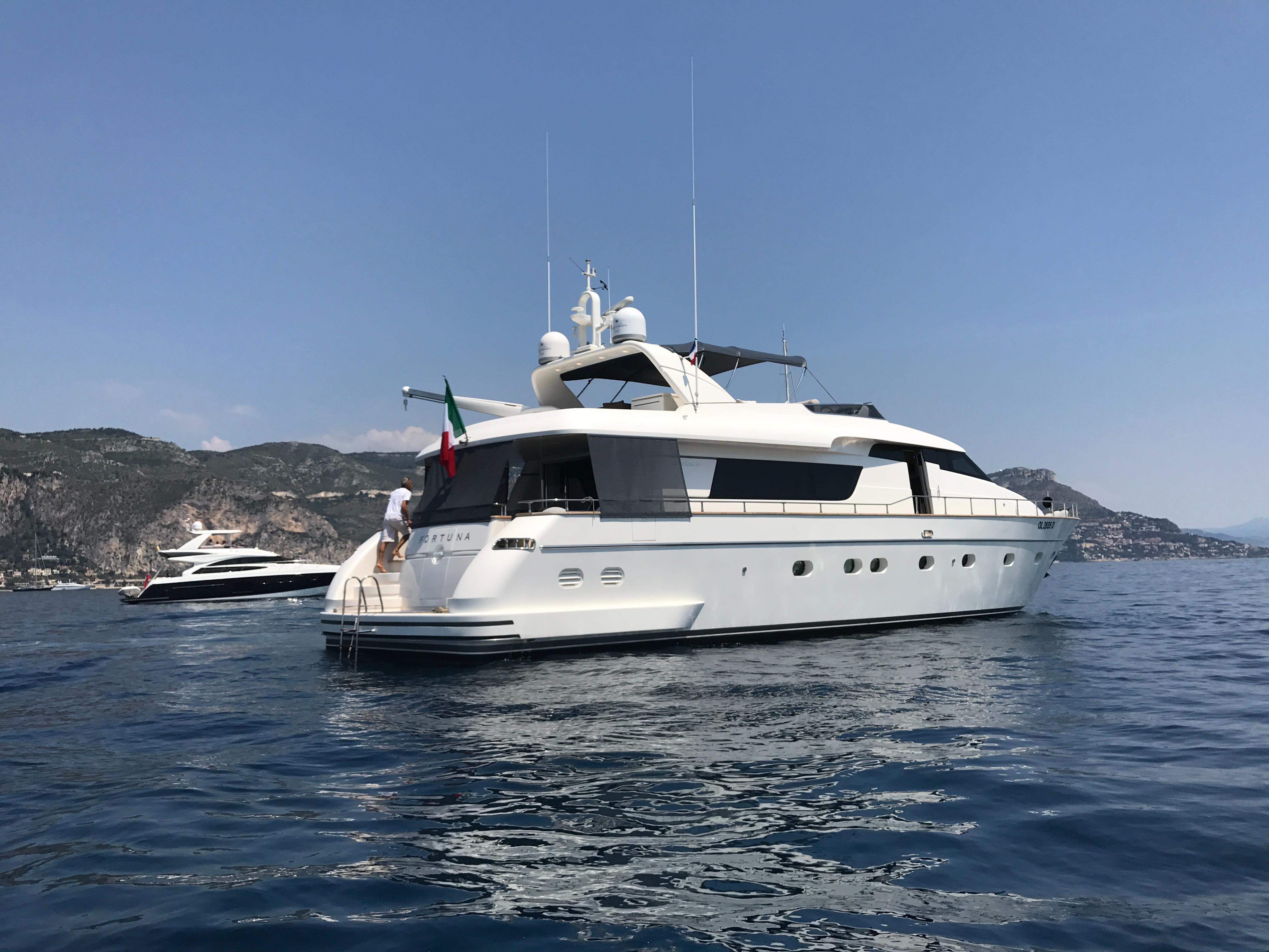 Frigo yacht