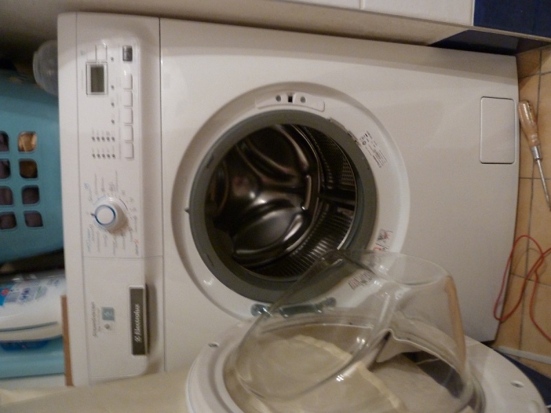 Comment démonter le joint du hublot d'un lave-linge